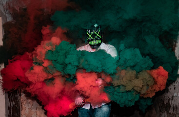 Smoke mit Maske 9