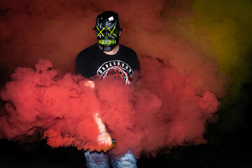 Smoke mit Maske 8