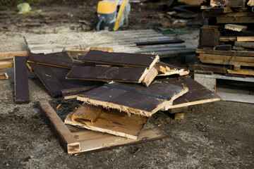 Recycling of wood waste