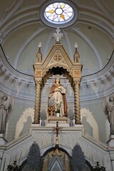 Fototapeta na wymiar Napoli - Particolare dell'altare della Chiesa di Santa Lucia Vergine al Monte