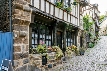 Fototapeta na wymiar Cobbled streets and typical architecture of the city of Dinan. France