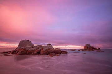 Photo sur Plexiglas Plage de Camps Bay, Le Cap, Afrique du Sud Beautiful, colourful ,autumn sunrise over Picnic Rocks. Mount William National Park. Part of the Bay of Fires Conservation Area. North Eastern Tasmania, Australia.