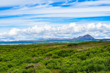 【アイスランド】空と雲と山と緑の広大な景色