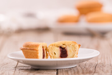 Pasticciotto cake.