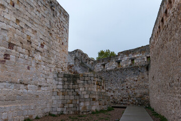Fototapeta premium CASTILLO DE ZAMORA LLOVIENDO 2019 OTOÑO