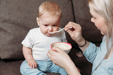 .baby refuse to eat food and crying over feeding time