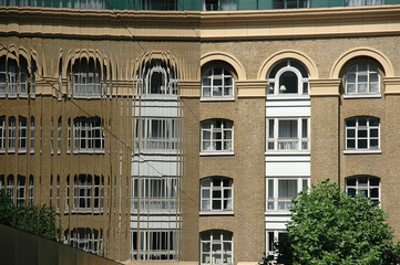 Obraz premium building that reflects in glass