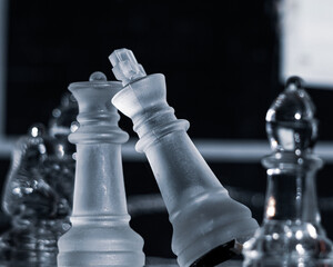 Fototapeta Szklane figury szachowe. obraz