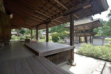 円成寺　本堂から楼門を望む　奈良市