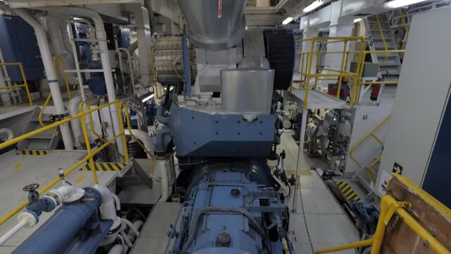 Vibration on shaft generator near main engine of ship