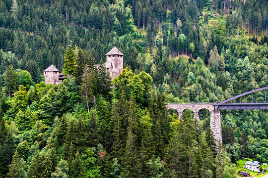 「Wiesberg」の写真素材 | 37件の無料イラスト画像 | Adobe Stock