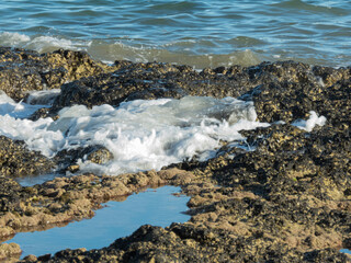 Con marea baja vista de las rocas