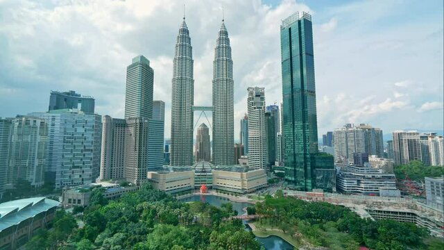 KUALA LUMPUR - January 23, 2019 : Beautiful Time lapse Kuala Lumpur city skyline of Petronas Twin Towers
