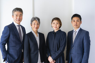 ビジネスマンとビジネスウーマン