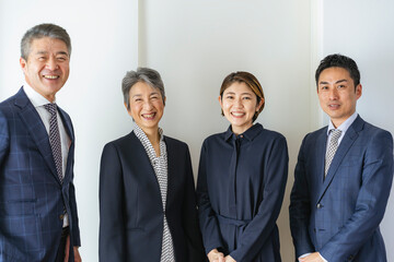 ビジネスマンとビジネスウーマン