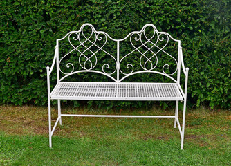 Traditional wrought iron decorative garden seat for two