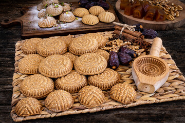 Cookies made with cookie molds named kömbe
