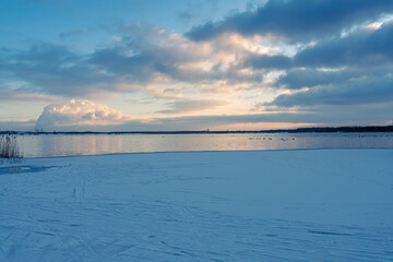 Fototapeta premium Cospudener Lake in Leipzig on a cold day in Winter
