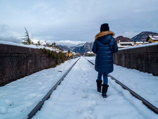 passeggiando sulla neve 