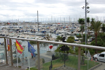 Parking boats from a height