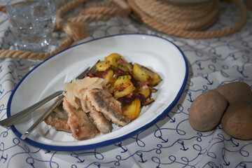 Brathering mit Bratkartoffeln