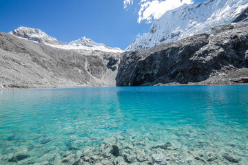 LAGUNA 69 in Peru. Cordillera Blanca Crystal blue lake © Bruna