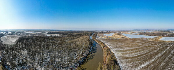 rzeka Odra w zimie na Śląsku z lotu ptaka, suchy zbiornik przeciwpowodziowy Racibórz