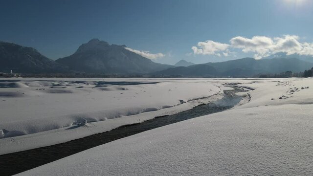 Majest&auml;tische Schneelandschaften und frostige Bergwelten
