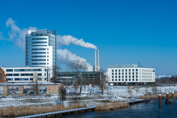 Obraz premium Industrie- und Bürogebäude in Heilbronn am Neckar