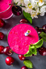 Obraz na płótnie Canvas Cherry fruit smoothie