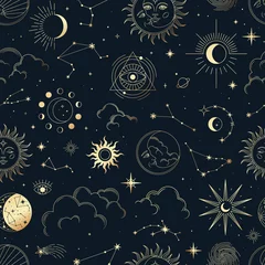 Foto op Plexiglas Zwart goud Vector magische naadloze patroon met sterrenbeelden, zon, maan, magische ogen, wolken en sterren. Mystieke esoterische achtergrond voor ontwerp van stof, verpakking, astrologie, telefoonhoesje, yogamat, notebook