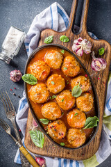 Meatballs in tomato sauce