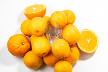 fresh orange juice and oranges healthy food