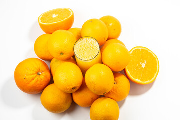 fresh orange juice and oranges healthy food