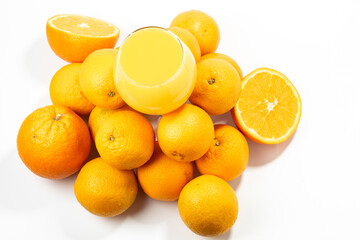 fresh orange juice and oranges healthy food