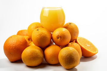 fresh orange juice and oranges healthy food