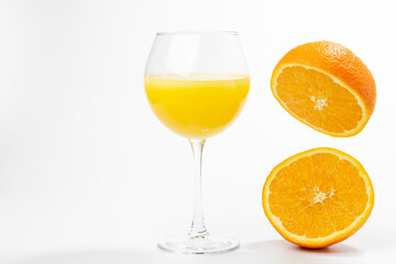 fresh orange juice and oranges healthy food
