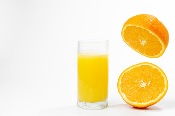 fresh orange juice and oranges healthy food