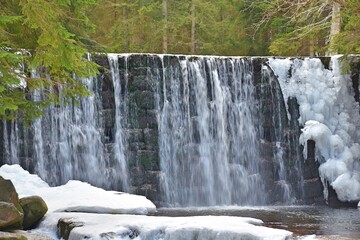 Dziki Wodospad na rzece Łomnicy w Karpaczu 