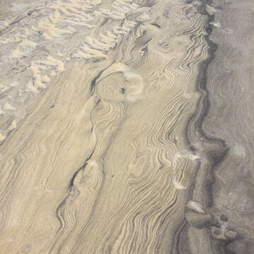 Striations Tell the Beach Story