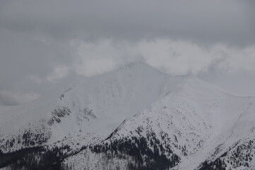 Zawierucha w Tatrach, zła pogoda w górach, zadyma, śnieżyca