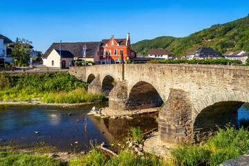Obraz premium Nepumukbrücke, Rech im Ahrtal, Altenahr, Deutschland 