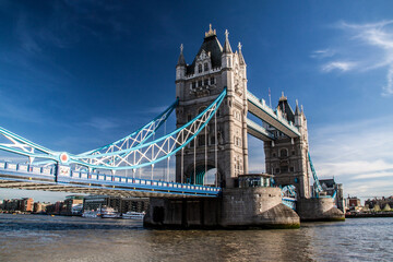 Fototapeta na wymiar Dramatic photo of Tower Bridge in London