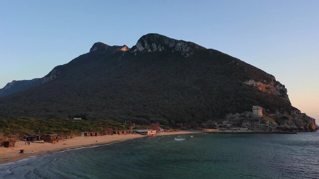 Sabaudia, the profile of the sorceress Circe
The Circeo mountain that has the profile of the Circe sorceress