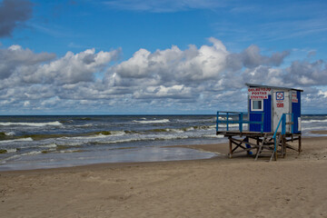 Obraz premium Rescue tower on the shores of the Baltic Sea.