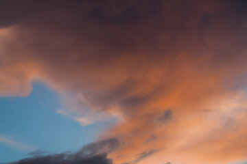 Fototapeta na wymiar sky with soft warm colors