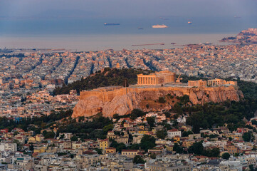Fototapeta na wymiar 早朝のパルテノン神殿とアテネ市街