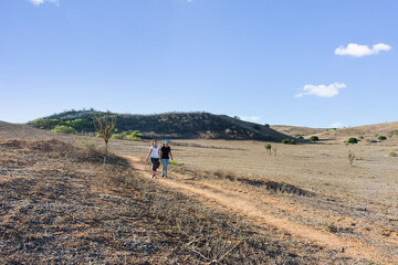 Mulheres amigas em turismo de aventura