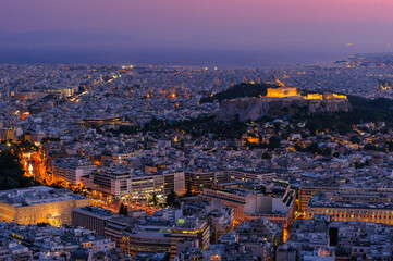Fototapeta na wymiar 夕暮れのパルテノン神殿とアテネ市街