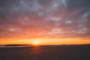 太平洋の海と夕日